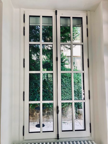 fenêtre crémone bois